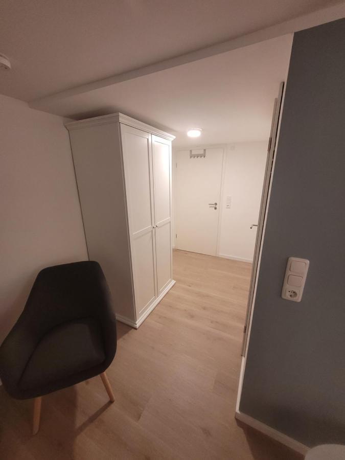 Zimmer Im Souterrain Mit Eigenem Bad Celle Exterior photo